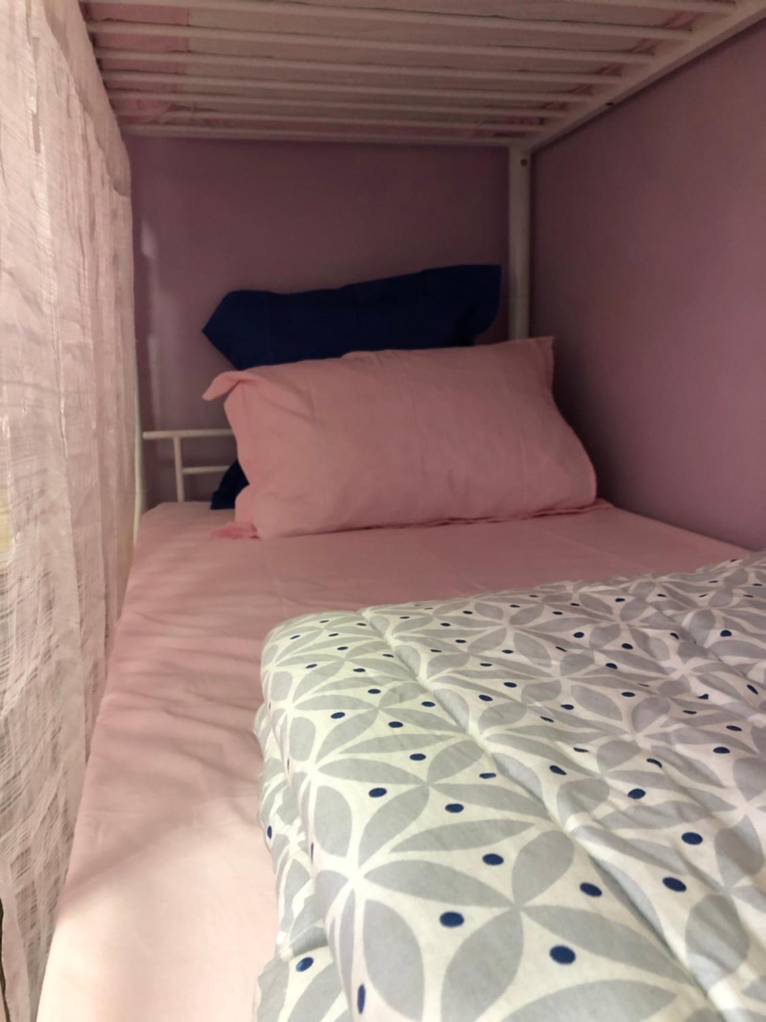 Female-Dortoir Femme -Dorm Shared Room Paris Bobigny Extérieur photo