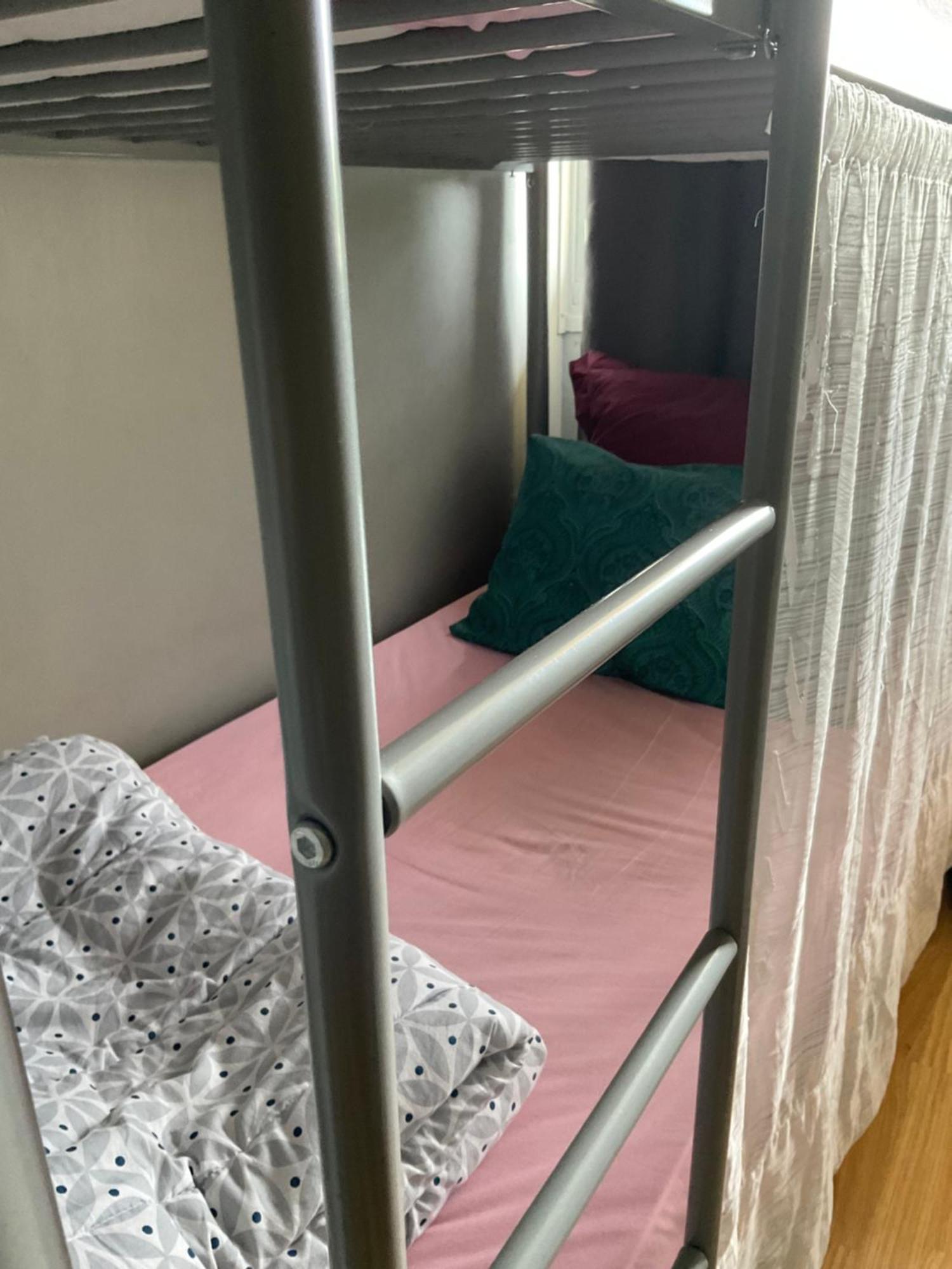 Female-Dortoir Femme -Dorm Shared Room Paris Bobigny Extérieur photo