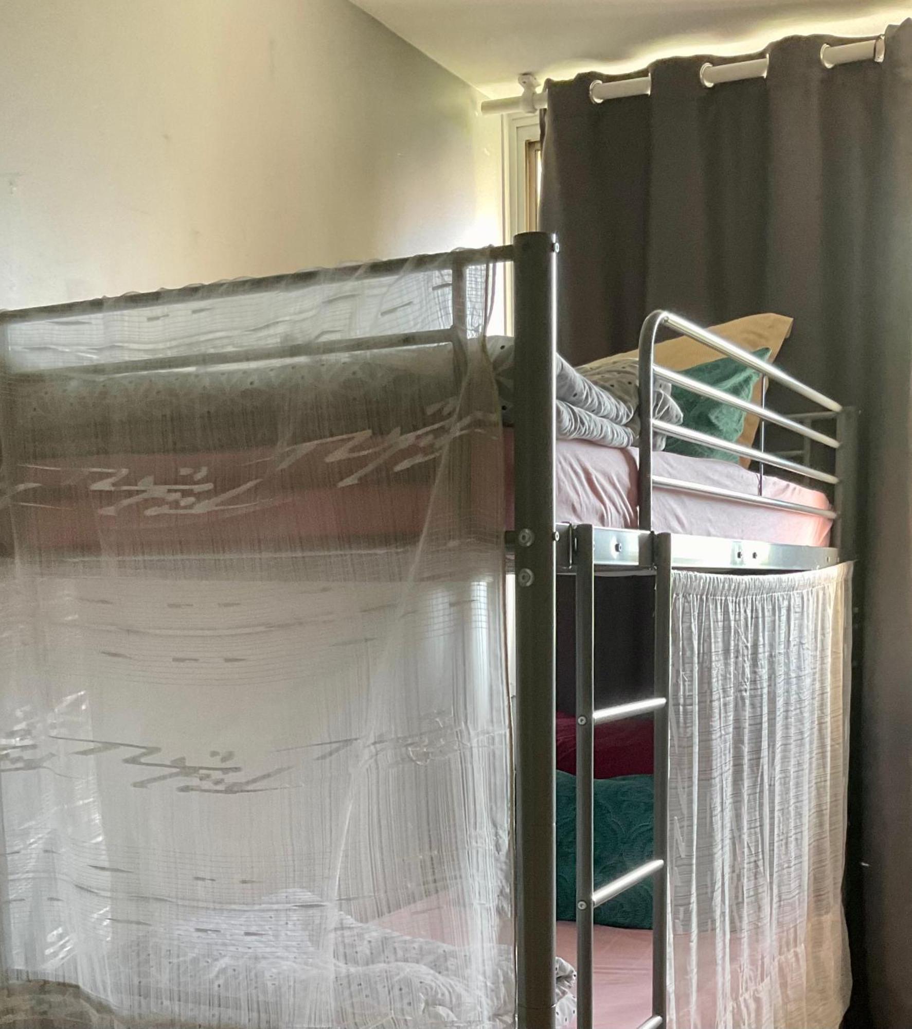 Female-Dortoir Femme -Dorm Shared Room Paris Bobigny Extérieur photo