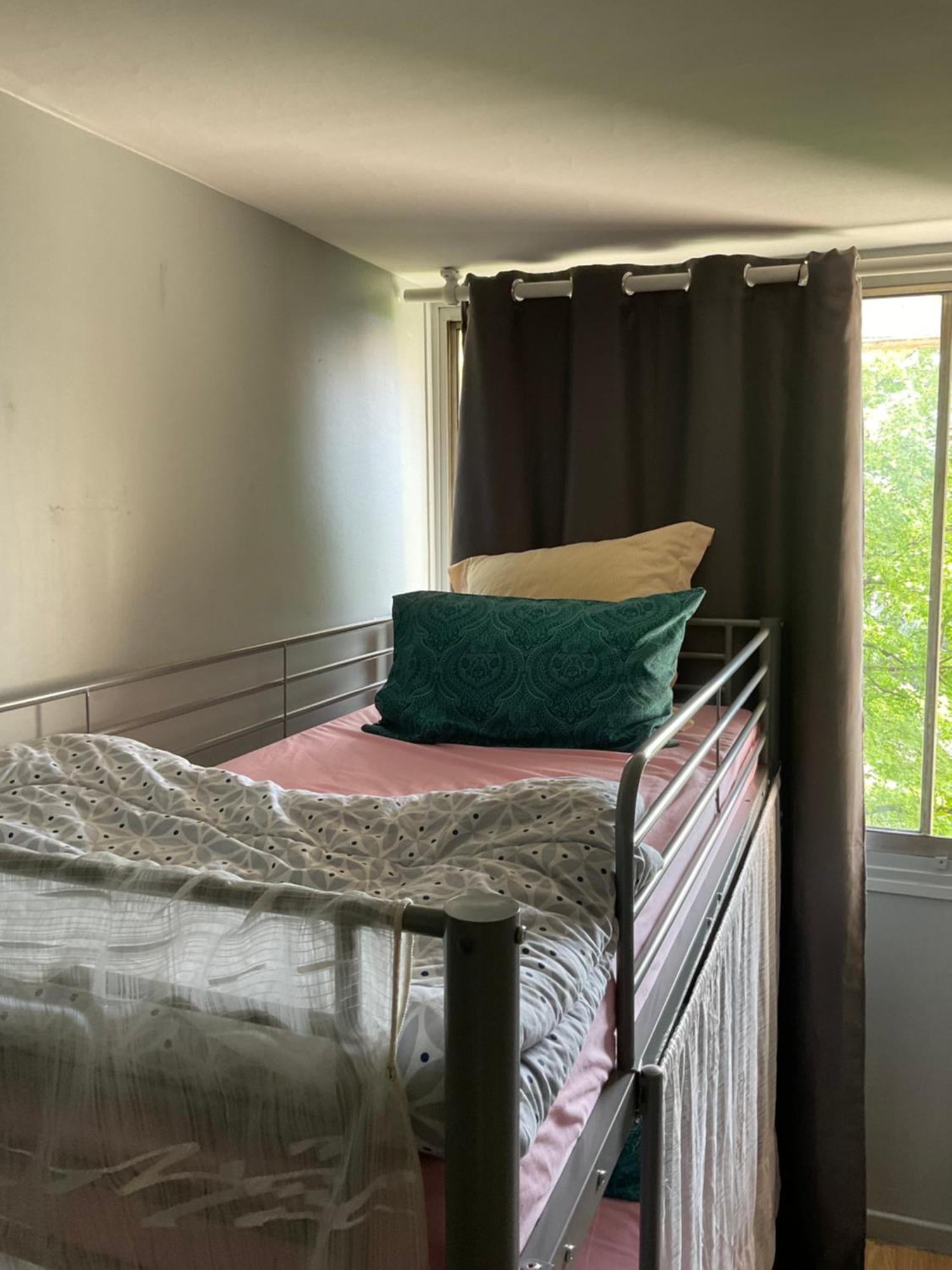 Female-Dortoir Femme -Dorm Shared Room Paris Bobigny Extérieur photo