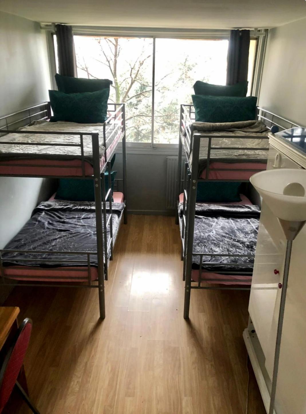 Female-Dortoir Femme -Dorm Shared Room Paris Bobigny Extérieur photo